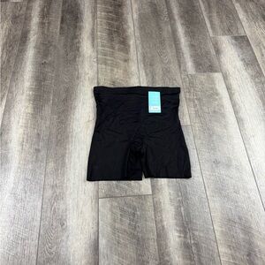 Assets Black Shaping Girl Short